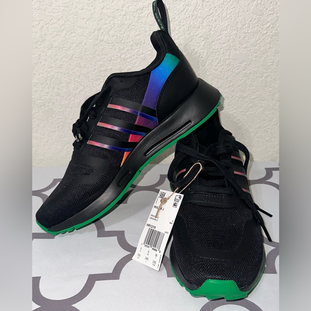 New Adidas Multix J Size 5.5 (HR1219) Monochrome